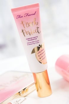 Too Faced Peaches and cream collection Peach Perfect Comfort Matte Foundation Vanilla